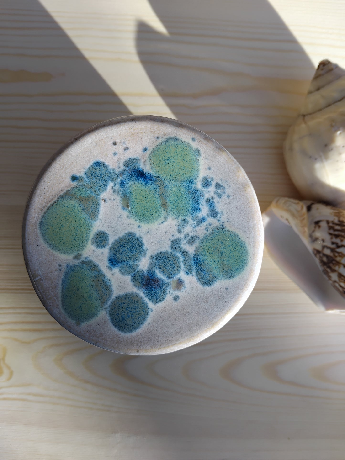 Rock Pool Butter Bell